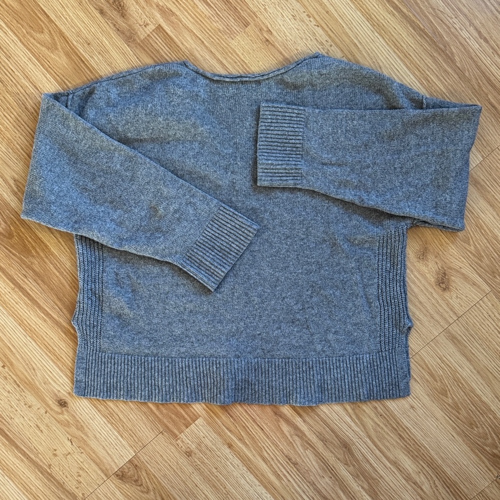 Auden Oversized V-Neck Sweater - size L - Picture 2 of 8